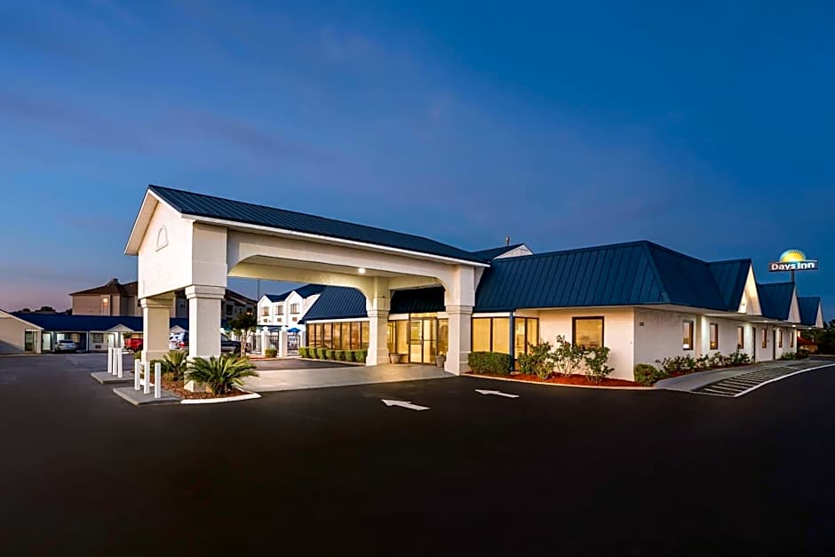 Days Inn by Wyndham Troy