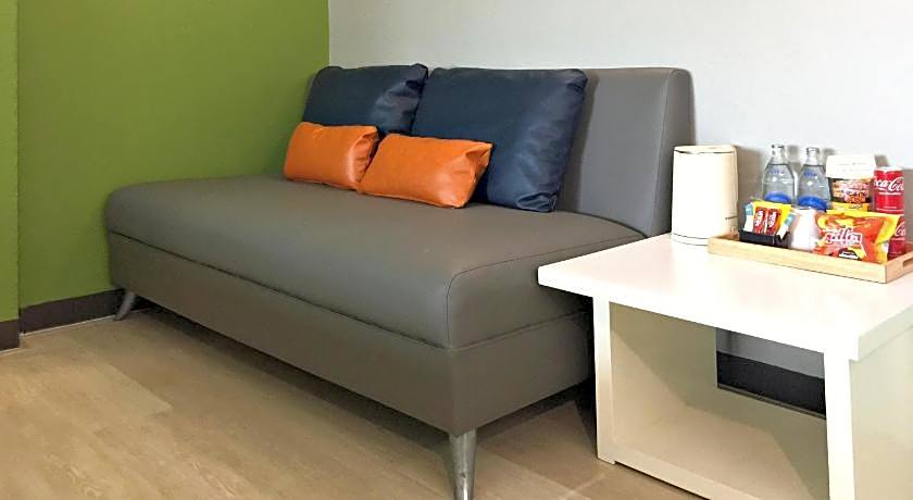 Fullroom 77 Srinakarin