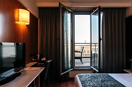 Premium Double or Twin Room with Terrace