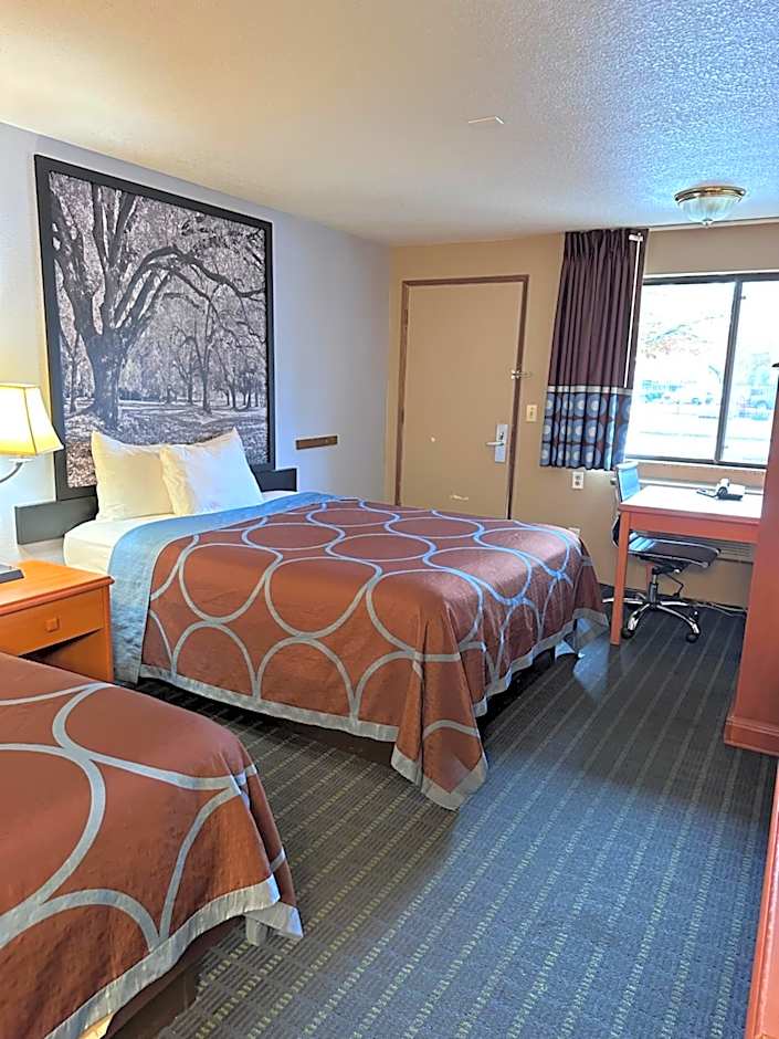 Super 8 by Wyndham Vancouver East