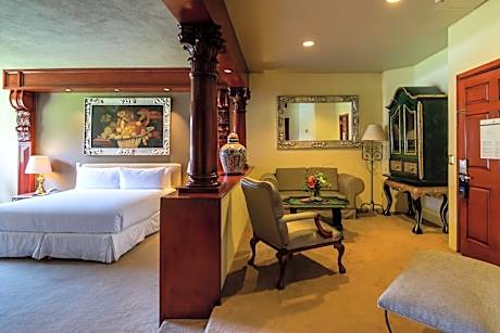 Junior King Suite with Seating Area