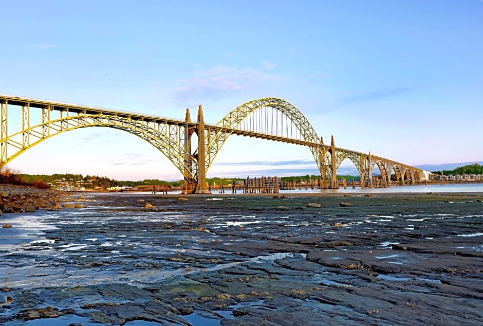 Holiday Inn Express & Suites Newport By IHG