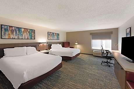 2 QUEEN MOBILITY/HEARING ACCESSIBLE RI SHWR