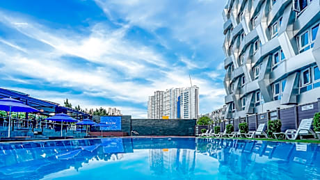 Chungchoho Best Hotel