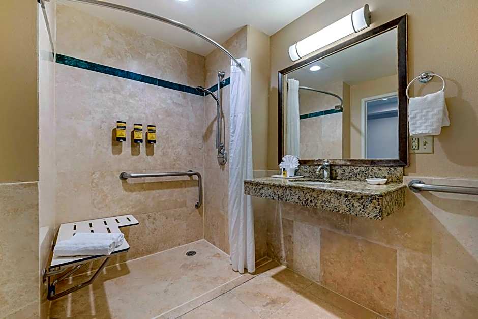 Best Western Plus Marina Shores Hotel