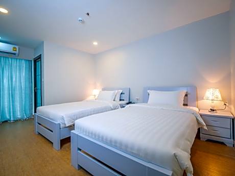 Deluxe Room Twin Bed