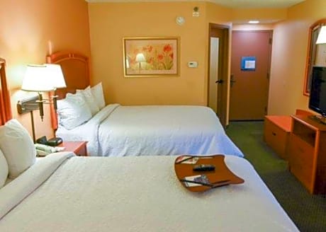 2 Queen Beds, Smoking