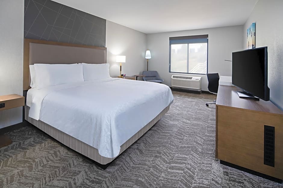 Best Western Valencia/Six Flags Inn & Suites