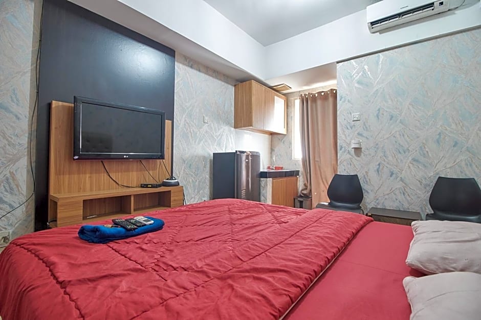 Apartment Green Lake View Ciputat by Celebrity Room