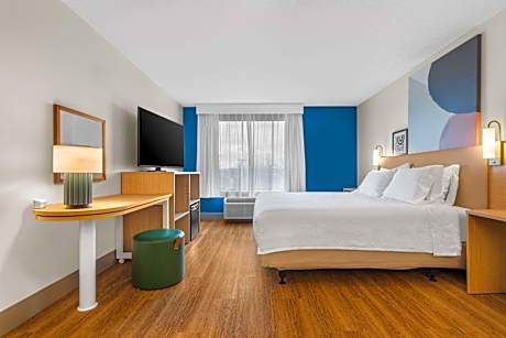 1 King Mobility/Hearing Acc Roll In Shower