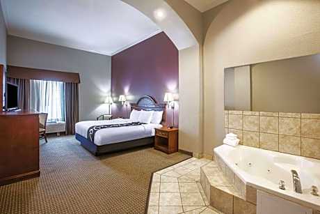 Deluxe King Room - Non-Smoking