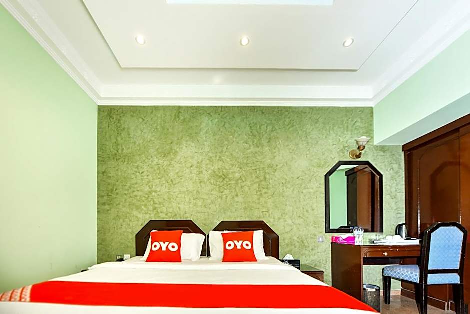 OYO 137 Marina Hotel