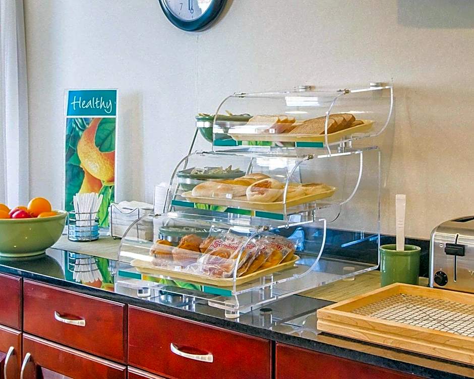 Quality Inn Dyersburg I-155