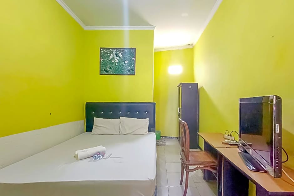 WILUDJENG Guest House near Alun Alun Sragen Mitra RedDoorz