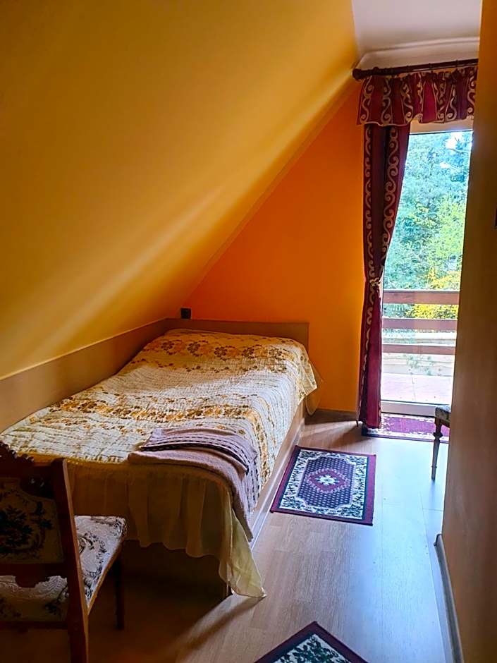 Domek nad jeziorem Rumian