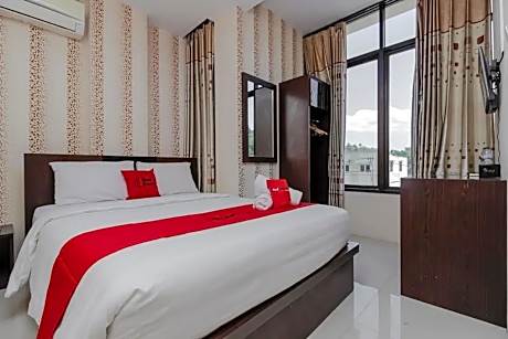 RedDoorz Plus @ Paal 2 Manado