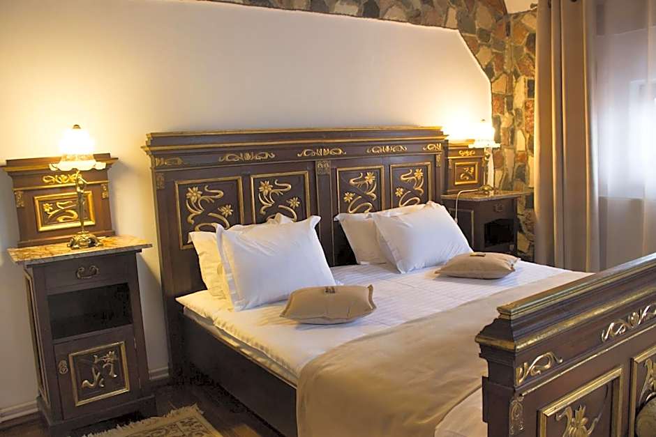 Hunter Prince Castle Hotel