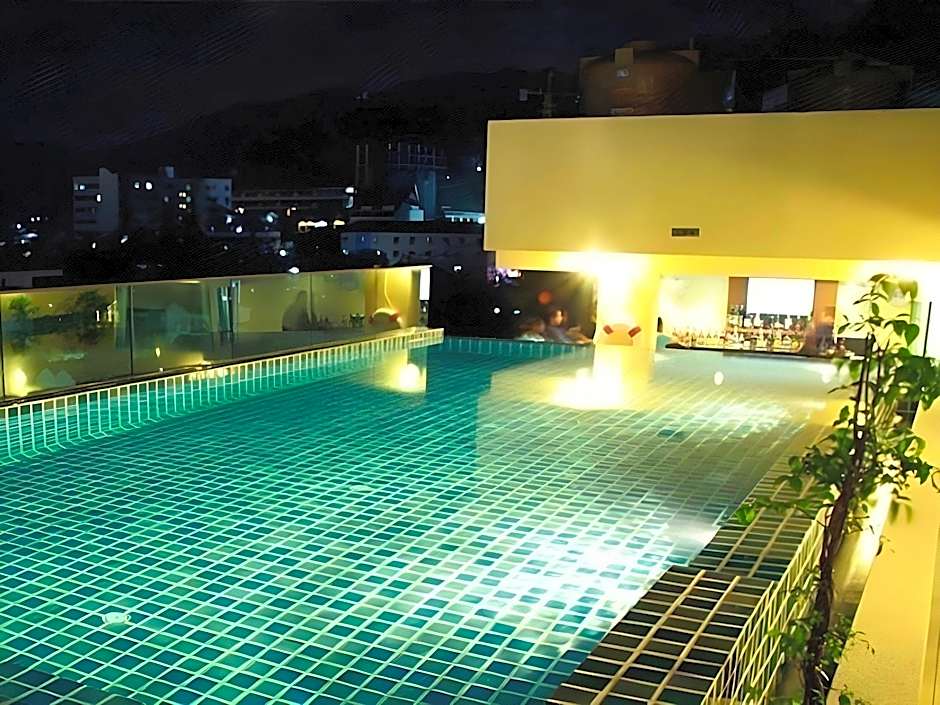 Hemingways Silk Hotel