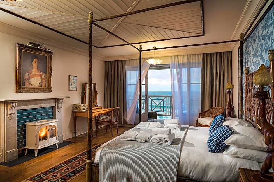 Tolcarne Beach Colonial Restaurant and Rooms