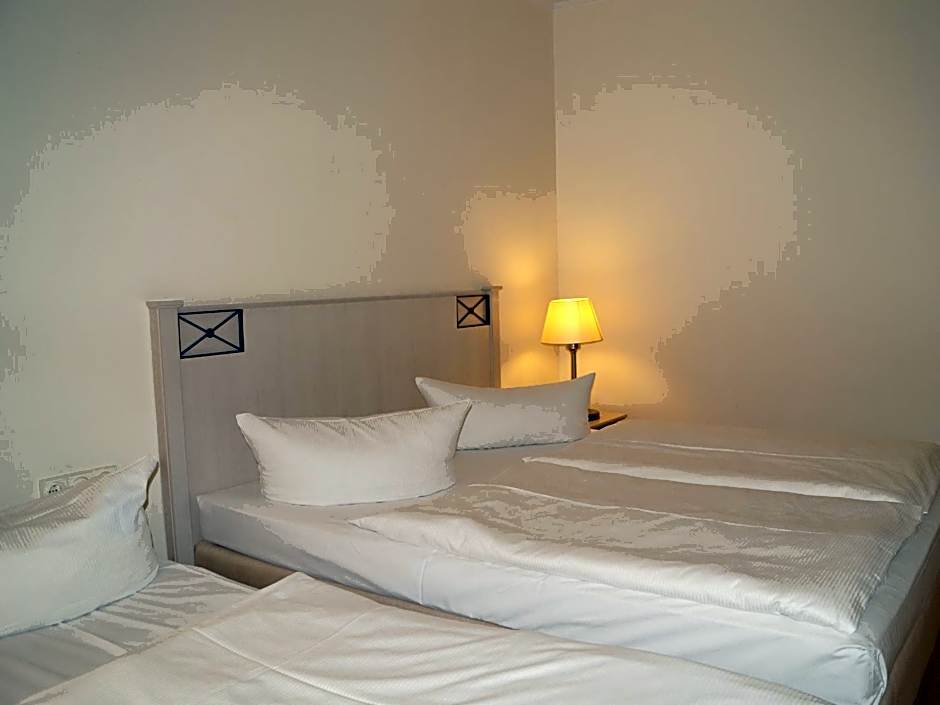 Entree Hotel Gross Borstel Garni