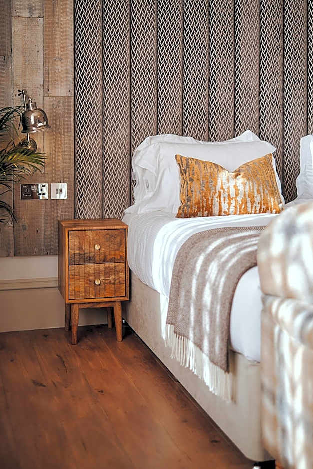 The Black Lion Pub & Boutique Guesthouse