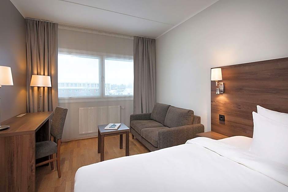 Park Inn by Radisson Oslo Airport Hotel West