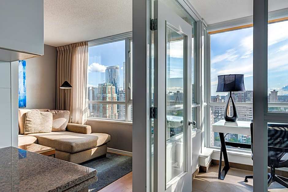 Carmana Hotel & Suites