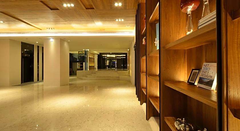 Amici Hotel Six Star Hostel