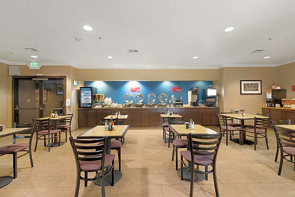 Best Western Plus Wine Country Inn & Suites