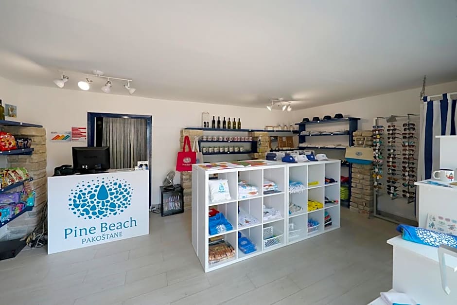 Pine Beach Pakostane Glamping Homes - All Inclusive light