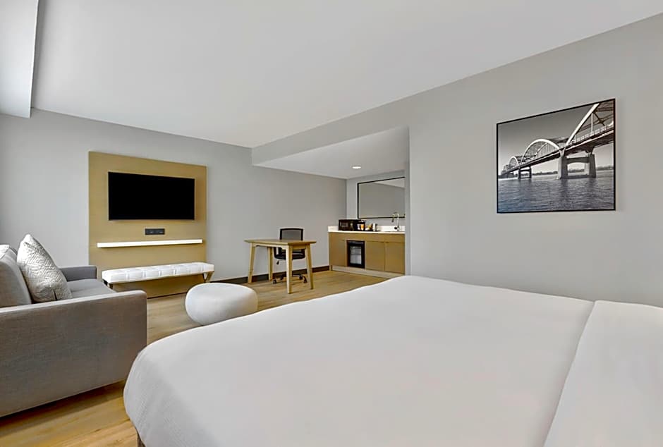 DoubleTree by Hilton Davenport