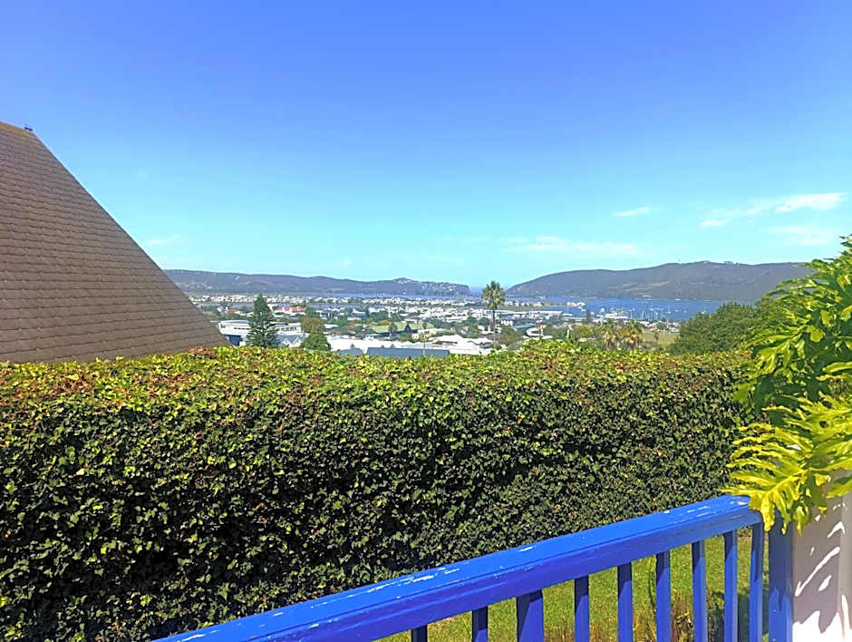 Guinea Fowl Lodge - Lagoon & Heads View B&B, Central Knysna