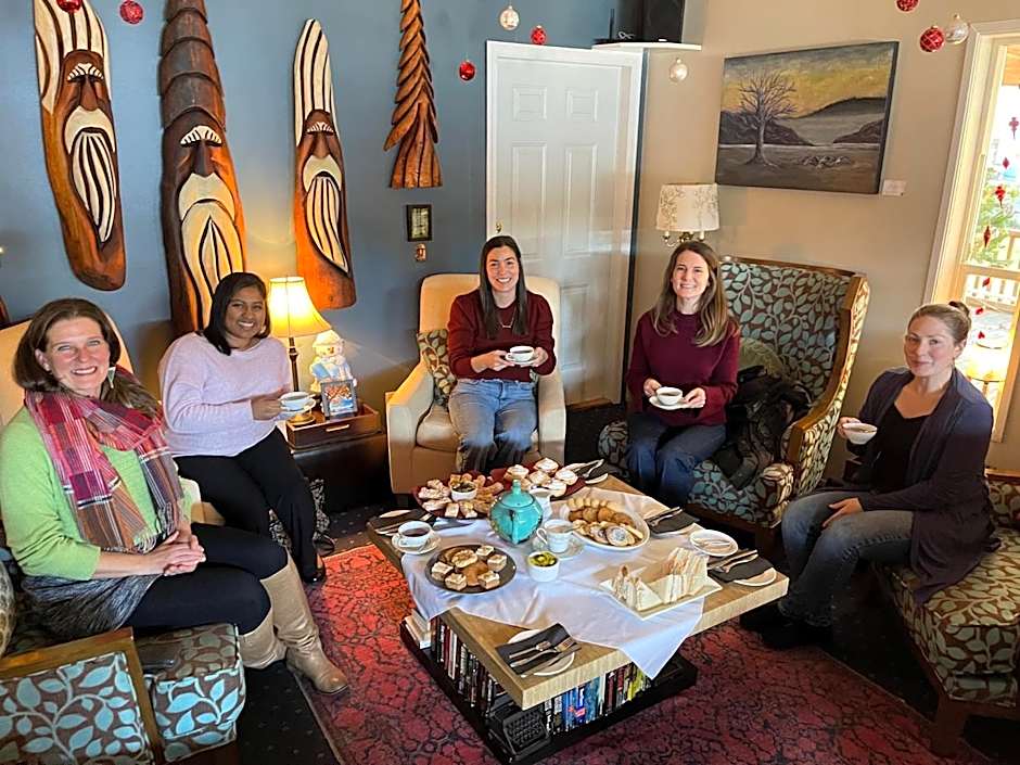 Gracies Grotto Cabin