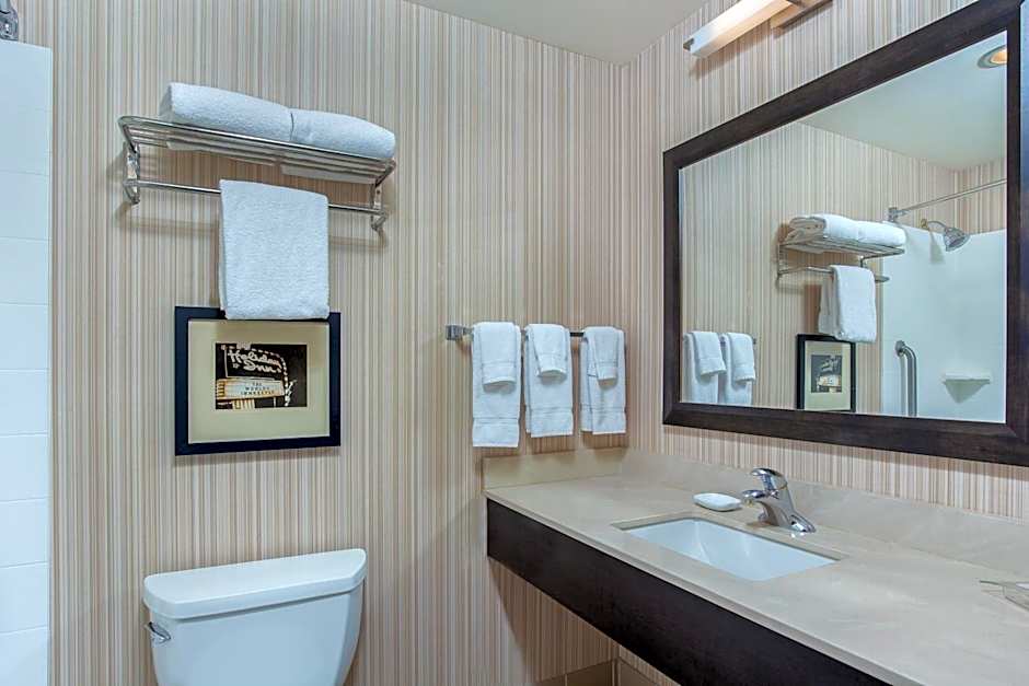 Holiday Inn Louisville Airport - Fair/Expo By IHG
