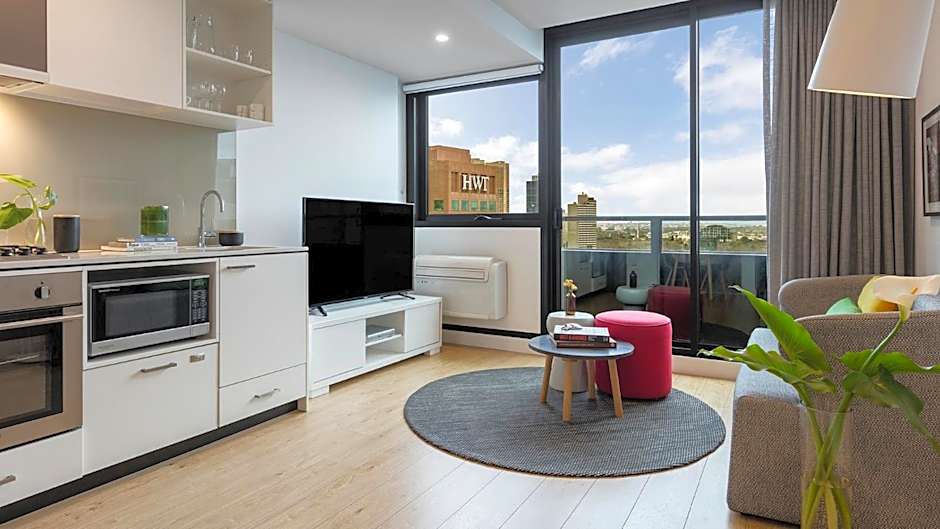 Photo 1 of 50 of Oaks Melbourne Southbank Suites