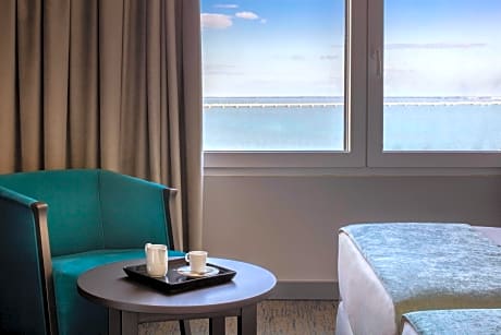 SUPERIOR ROOM WITH VIEW (3AD)