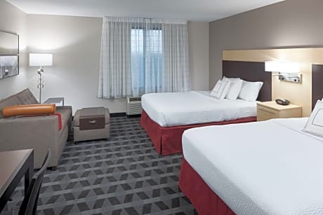 Studio, Multiple Beds (2 Queen Beds and 1 Double Sofa Bed)