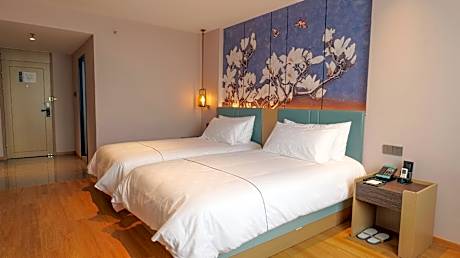 Superior Twin Room with View