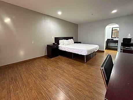 King Studio with Sofa Bed - Non-Smoking