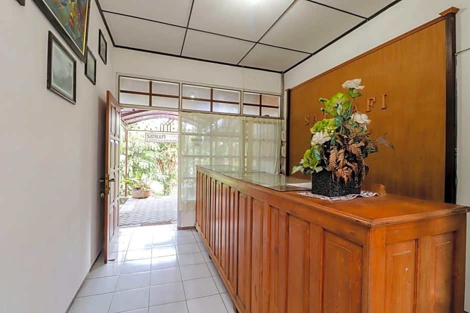 Satriafi Hotel by ZUZU