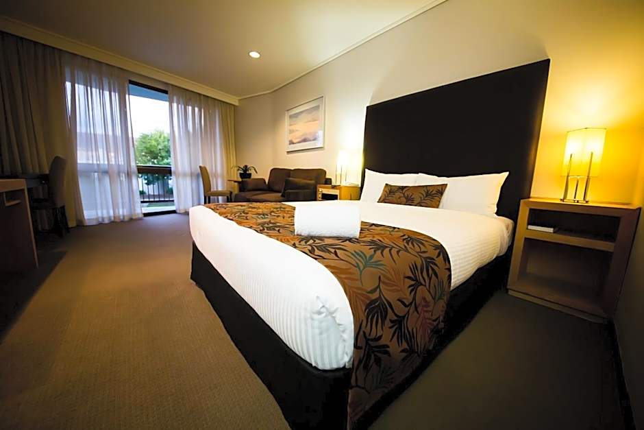 Sandown Regency Hotel & Apartments