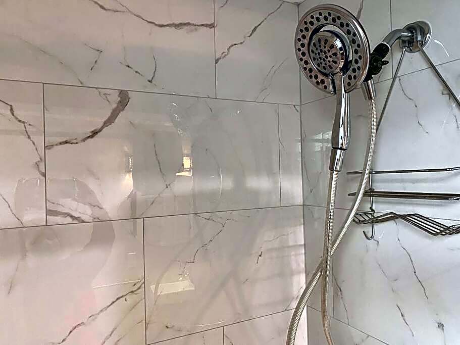 Hidden Getaway, BSMT with Back Yard