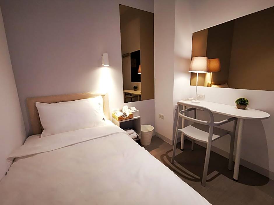 Bluewater Hotel -Taoyuan HSR Taoyuan airport 24h Taoyuan airport free drop-off