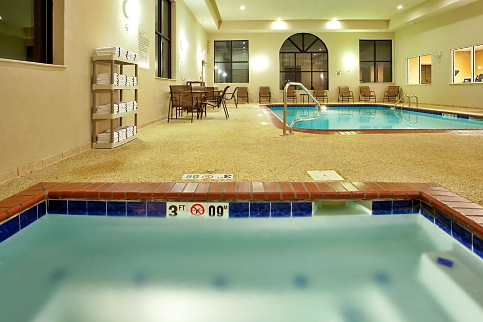 Holiday Inn Express Hotel & Suites Claypool Hill -Richlands Area