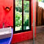 Villa Kiwi. Huge Pool, Steps To Town n Beach. 6 plus BRM 7.5 BTH 3 KCN
