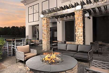 DoubleTree by Hilton Greensboro Airport