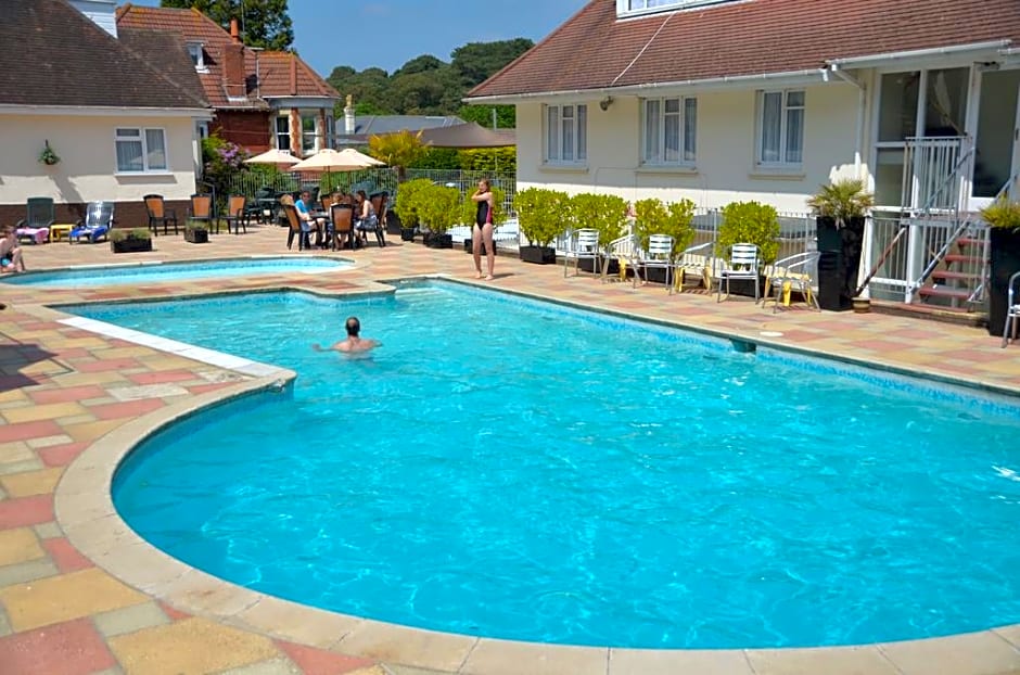 The Riviera Hotel & Holiday Apartments