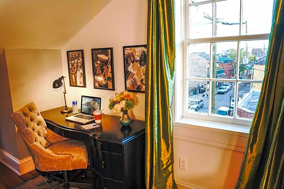 Royal Frenchmen Hotel and Bar