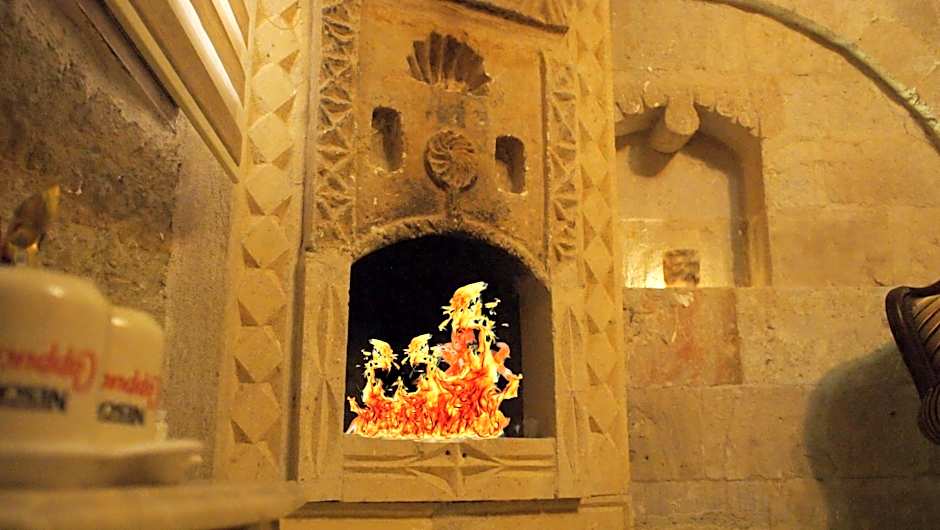 Family Cave Suite Hotel