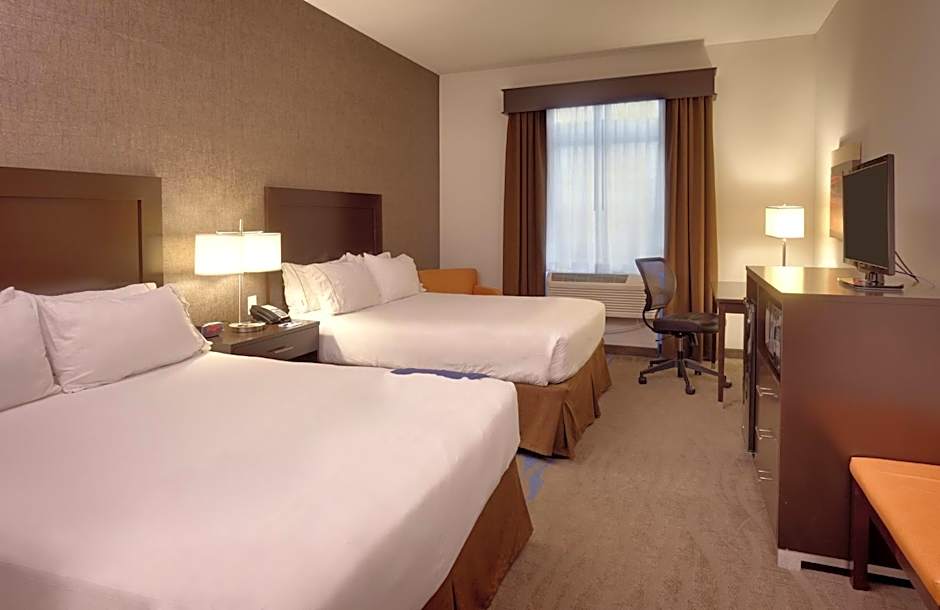 Holiday Inn Express & Suites Overland Park By IHG